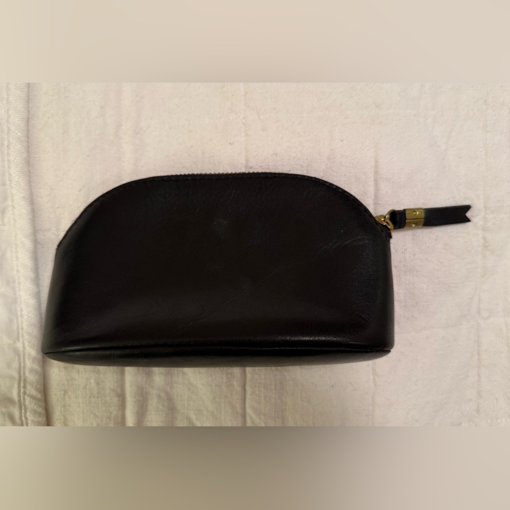 Madewell black leather zipper pouch